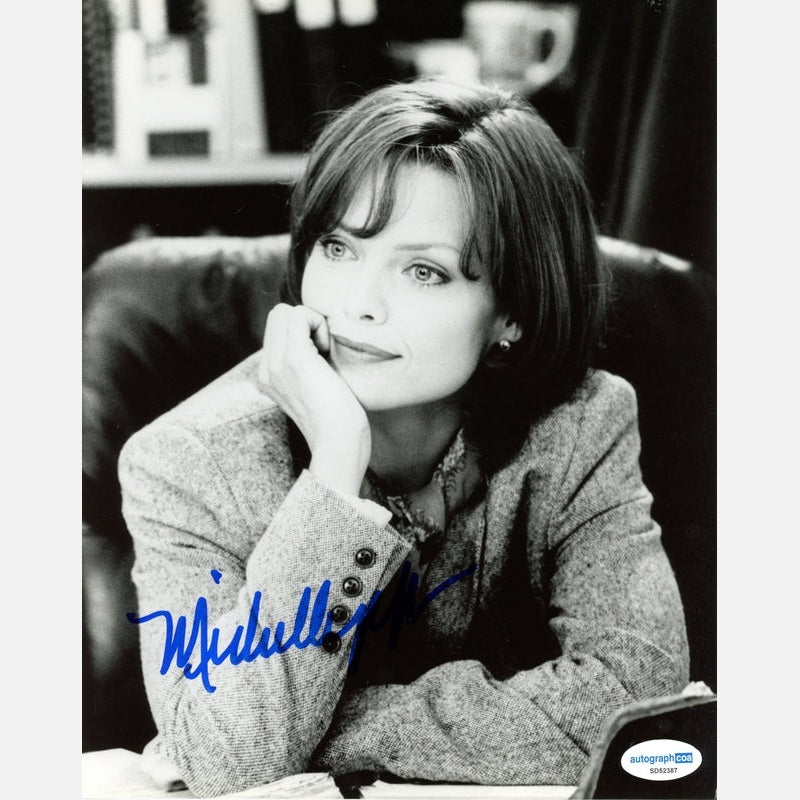 MICHELLE PFEIFFER autograph ACOA signed 8x10 photography B&W