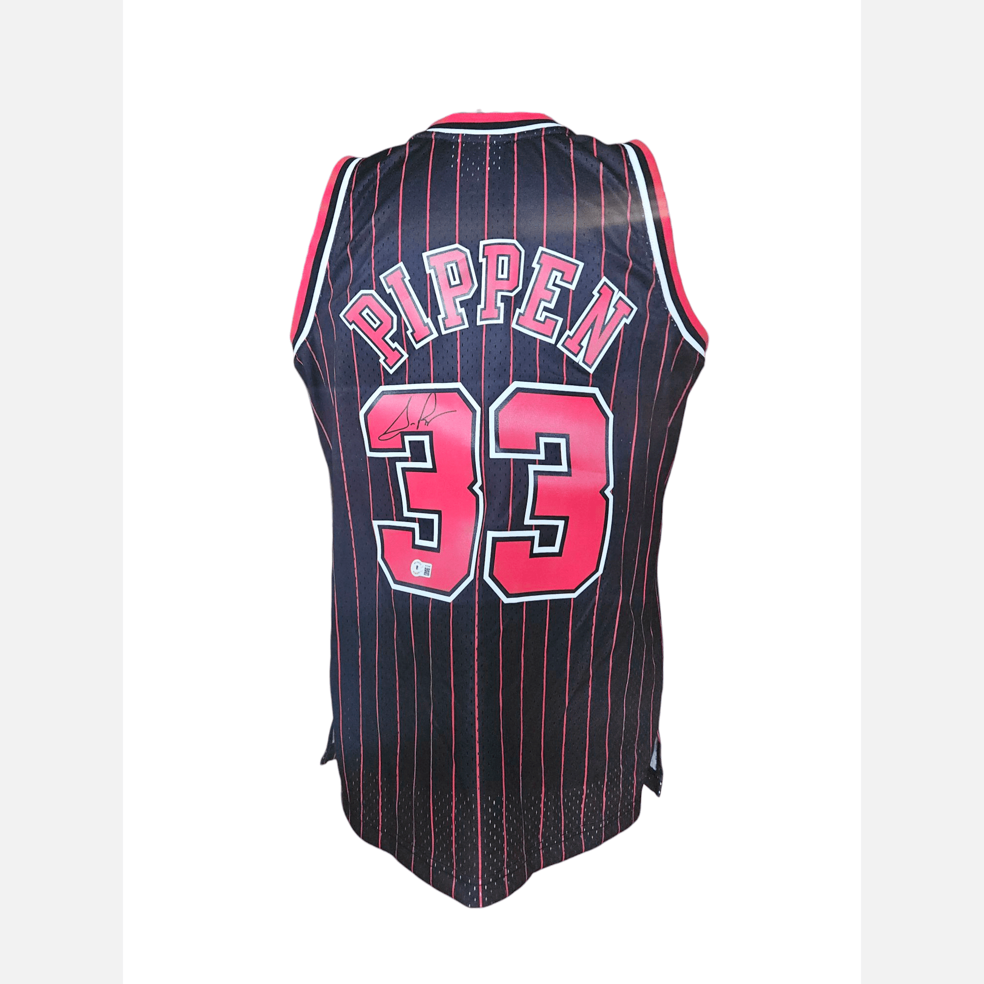 SCOTTIE PIPPEN autograph BECKETT certificate signed NBA M&N jersey Chicago Bulls Jersey