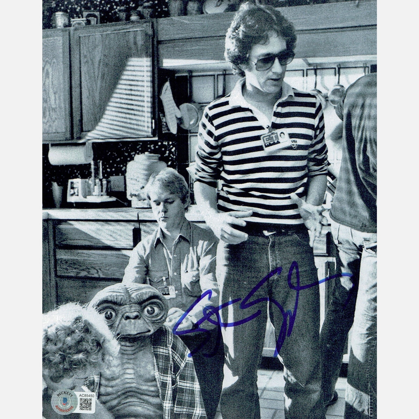 STEVEN SPIELBERG autograph BECKETT signed 8x10 photography ET